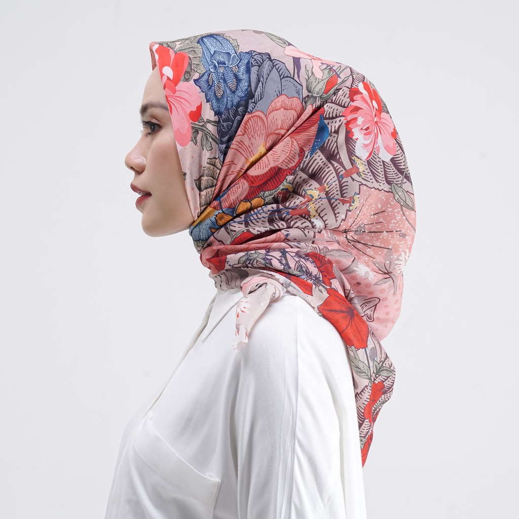 GV74OL Gonegani Hijab Motif Persegi Blossom Scarf