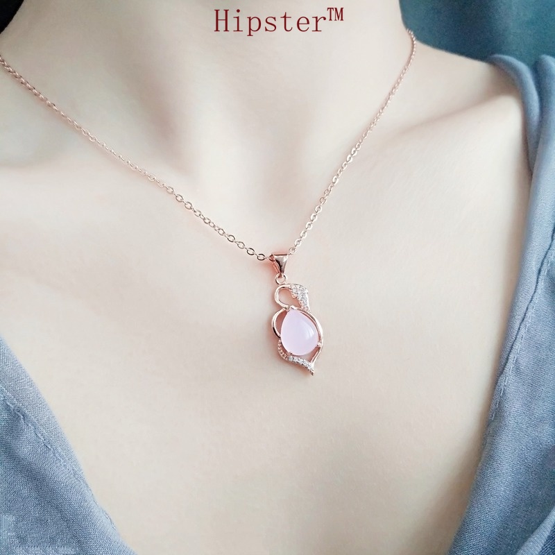 Affordable Luxury Fashion Rose Gold Natural Pink Gemstone Hollow Pendant Simple Clavicle Chain