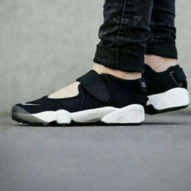 Nike Air Rift " Black White "