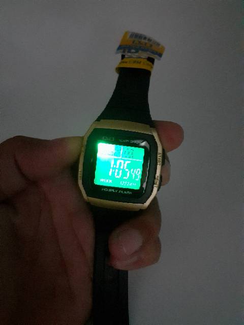 JAM TANGAN QNQ CEWEK AND COWOK NEW VARIASI LED 7 WARNA WATER RESIST PROMO HOT!!