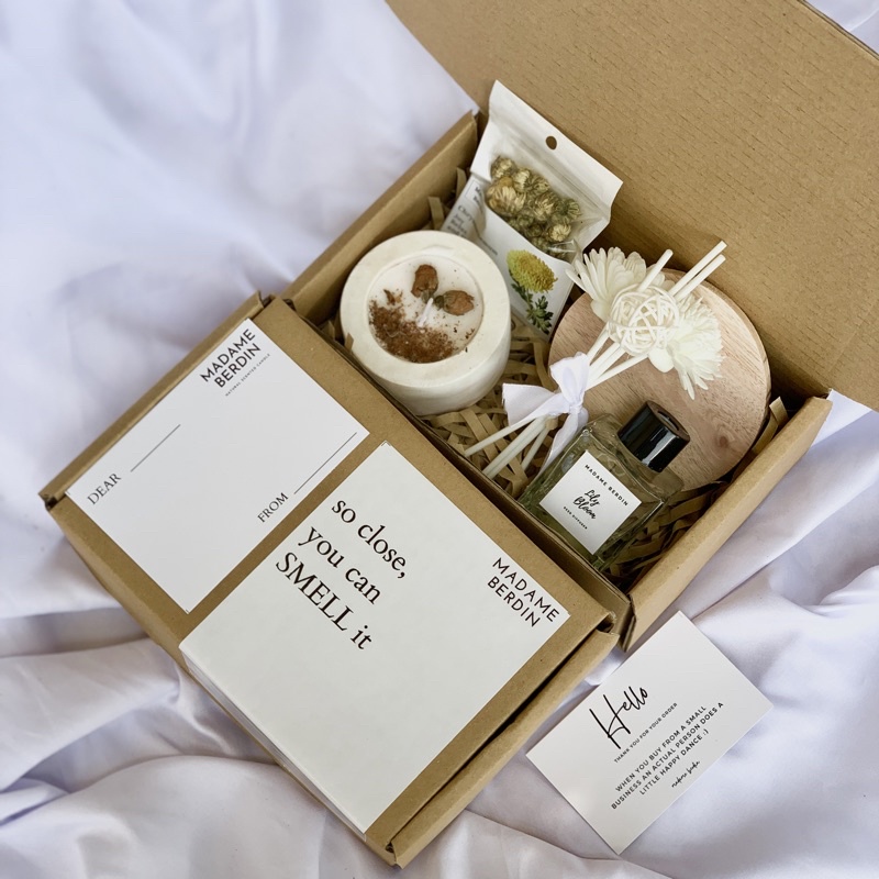 GIFTSET SCENTED CANDLE CONCRETE 45gram | Hampers Lilin Aromaterapi Hampers Reed Diffuser | Hampers Ulangtahun| Kado Wisuda Kado Ulangtahun| Wedding Hampers | kado ulang tahun | Hampers Bridesmaid | Souvenir Wedding | Kado Valentine | Hampers Kado Wisuda