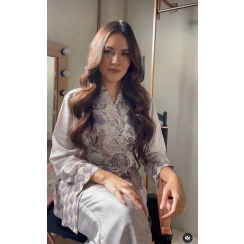 Size S - benangjarum x raisa benang jarum buttonscarves Wonderful Harmony