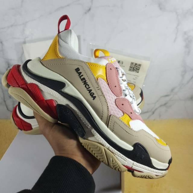 BALENCIAGA TRIPLE S CREAM PINK