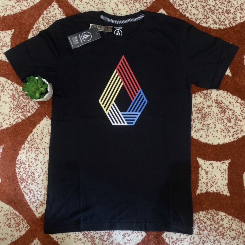 Volcom says tee mirror sample