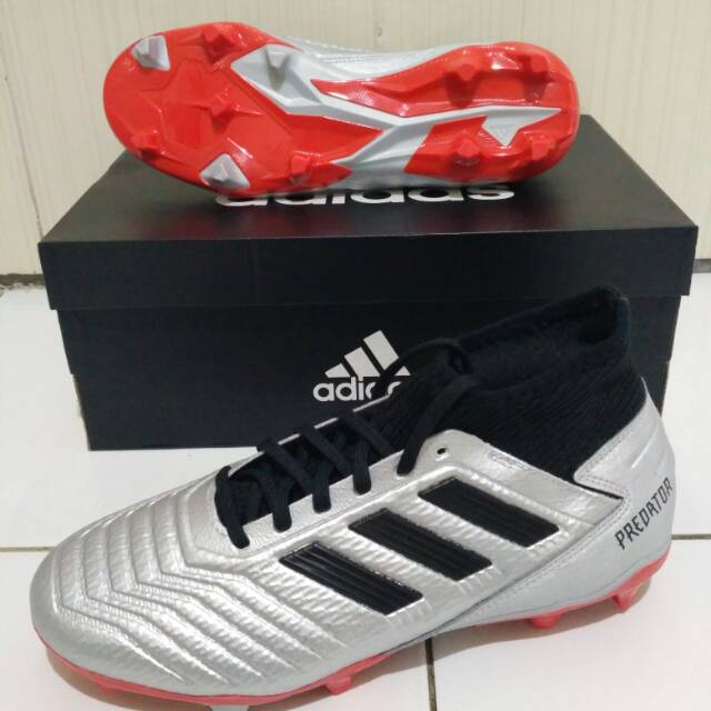 Sepatu Bola Adidas Predator 19 3 FG Original F35595 Sepatu Bola Adidas Predator 19 3 FG Original F35595