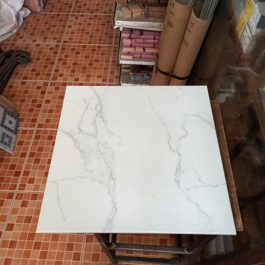 Jual KERAMIK LANTAI 40X40 GLOSSY PUTIH MARBLE Super White Indonesia ...