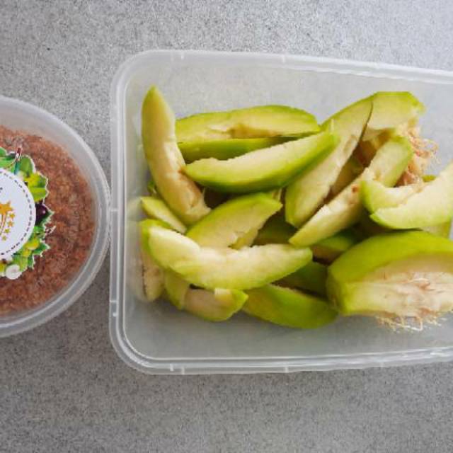 

Kedondong + bumbu bangkok/sambel rujak terasi/sambel uleg mede ( bs pilih salah satu )