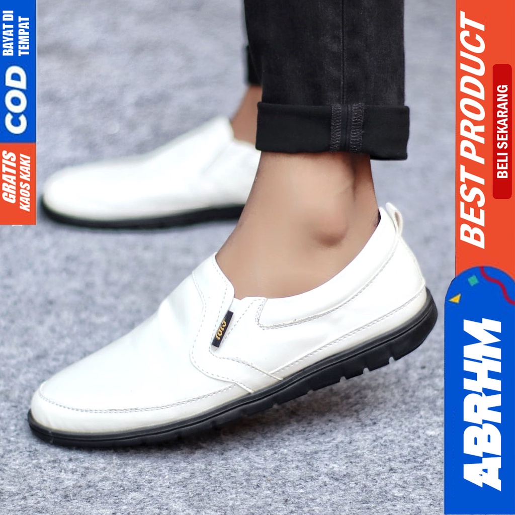 Sepatu Slip on Pria Santai Casual Formal Kulit Syntetic Kerja Kantor Kuliah Kondangan Hitam Keren Terbaru