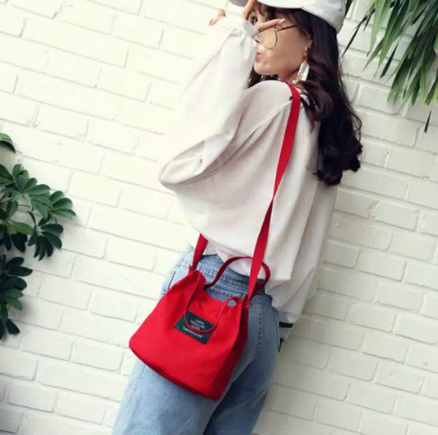 Tas Fashion wanita ori kanvas simple bisa selempang muat HP cewek korea style