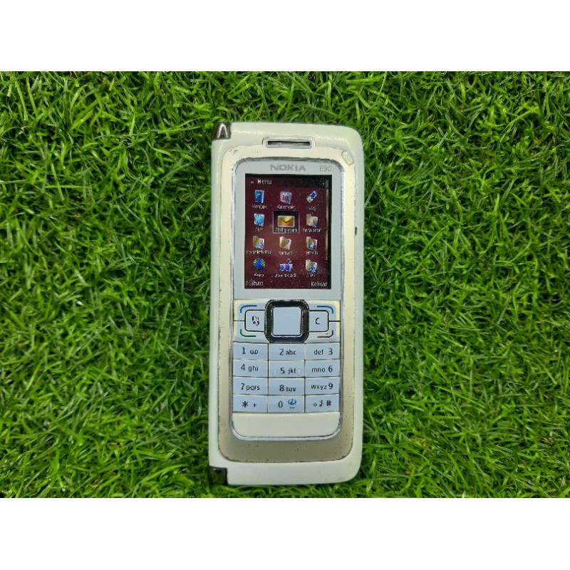 HP Jadul Nokia E90 Communicator Putih Mulus Collector Item Not E7