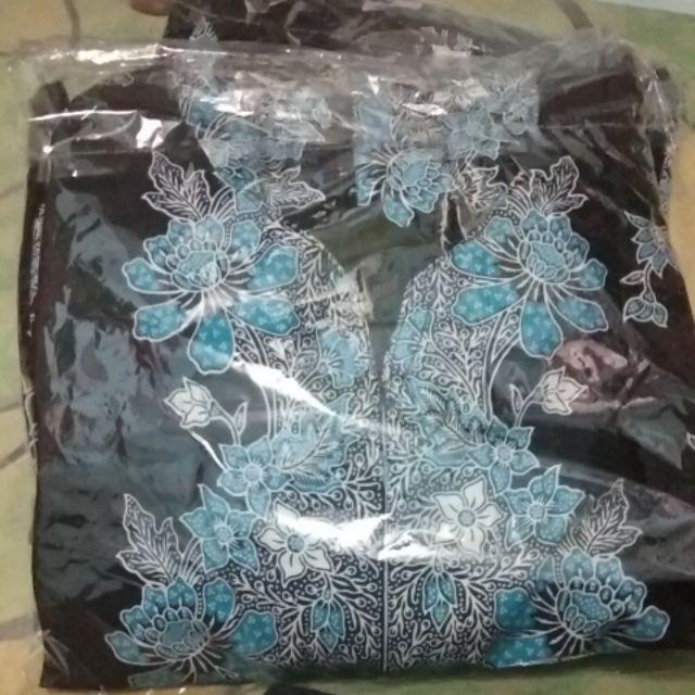 Kemeja Batik Sakura
