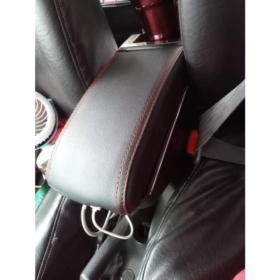 Armrest Mobil Toyota Agya Daihatsu Ayla 7 USB Port Charger + LED Kulit