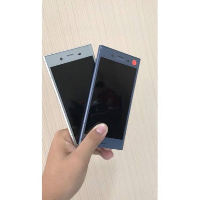 Sony XZ1 Au original ram 4 memori 64gb like new fuulshet