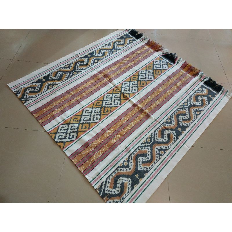 TENUN BLANGKET PUTIH MOTIF TORAJA