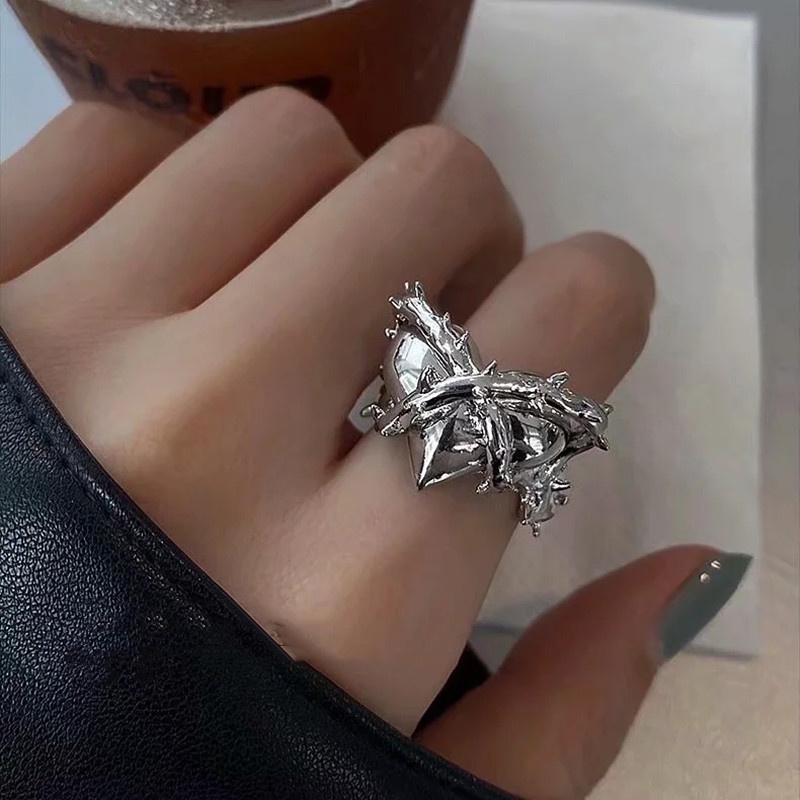 Cincin Model Terbuka Bentuk Hati Gaya Punk Gothic Vintage Untuk Wanita