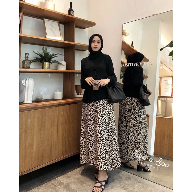 ZEA - Printed Skirt - Rok Motif Polkadot Macan Katun