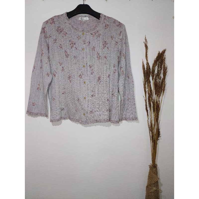 Cardigan motif bunga