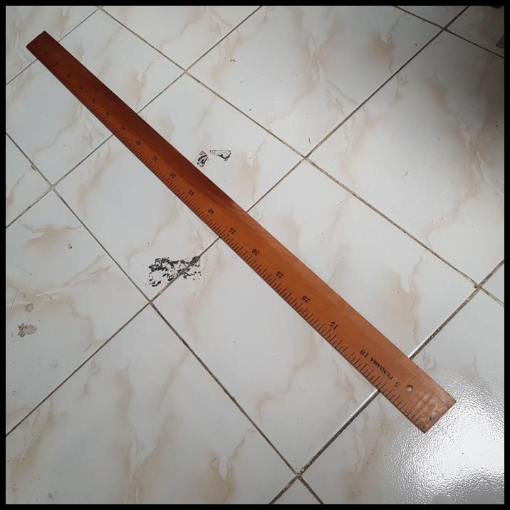 

Penggaris Kayu 1 Meter