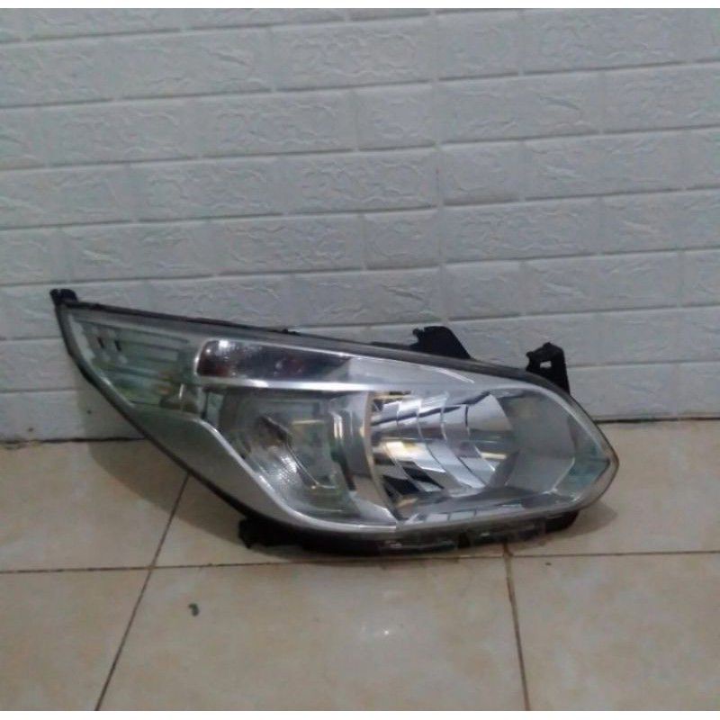 headlamp chevrolet spin