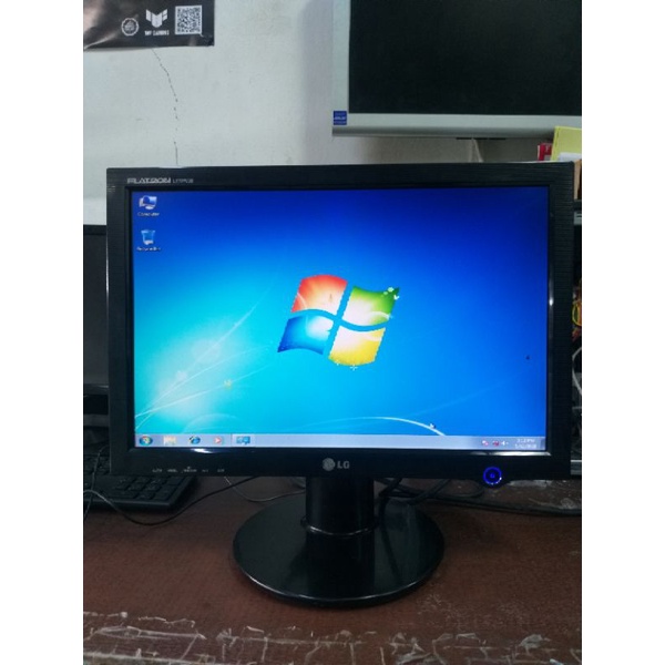 Monitor LCD 17 inci widescreen