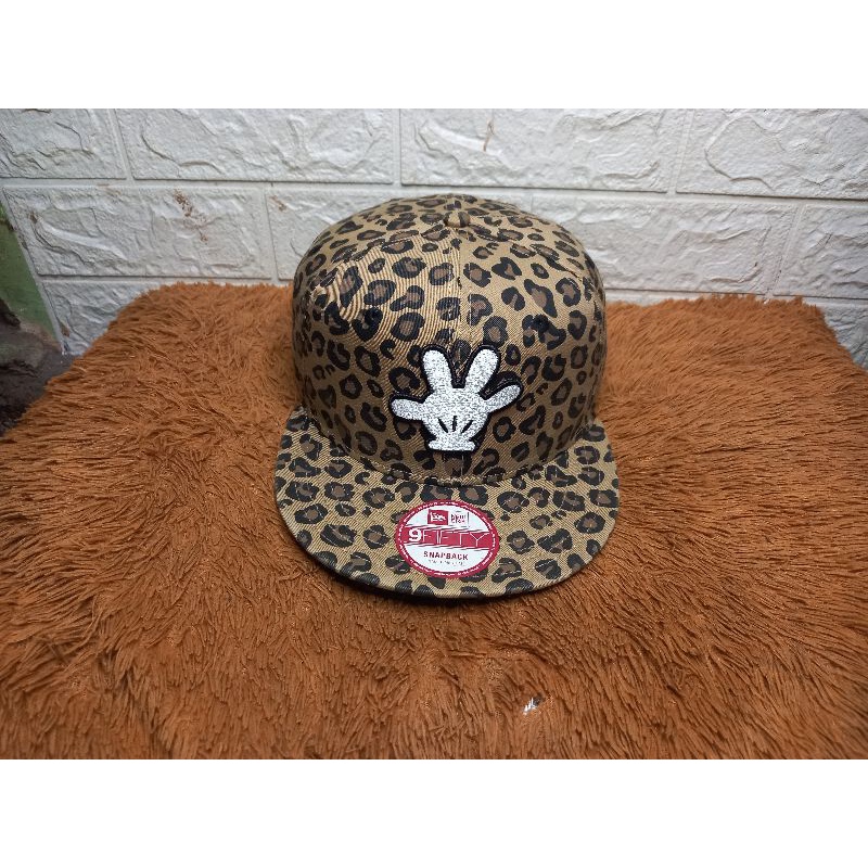 topi new era x Disney