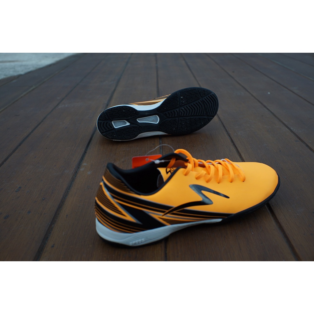 Sepatu Futsal Specs Accelerator Light Speed 20 IN - Orange Pop  Original