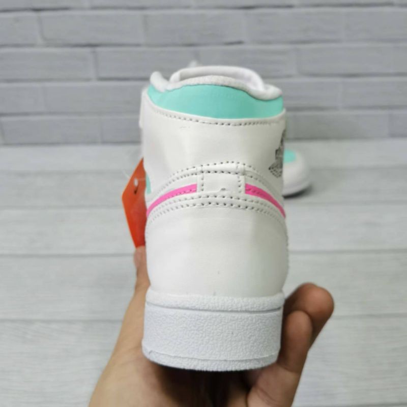 NIKE JORDAN KIDS Sepatu Sneakers Anak Perempuan Cewe Umur 1 Tahun Putih Sporty Dan Berkualitas