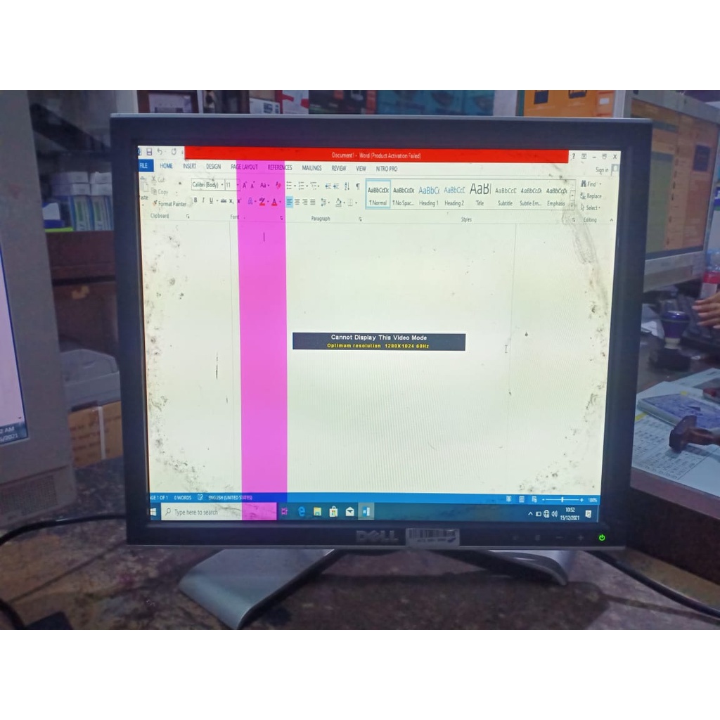 Jual LCD Monitor Minus Bergaris dan Berjamur 17 Inch Petak / LCD