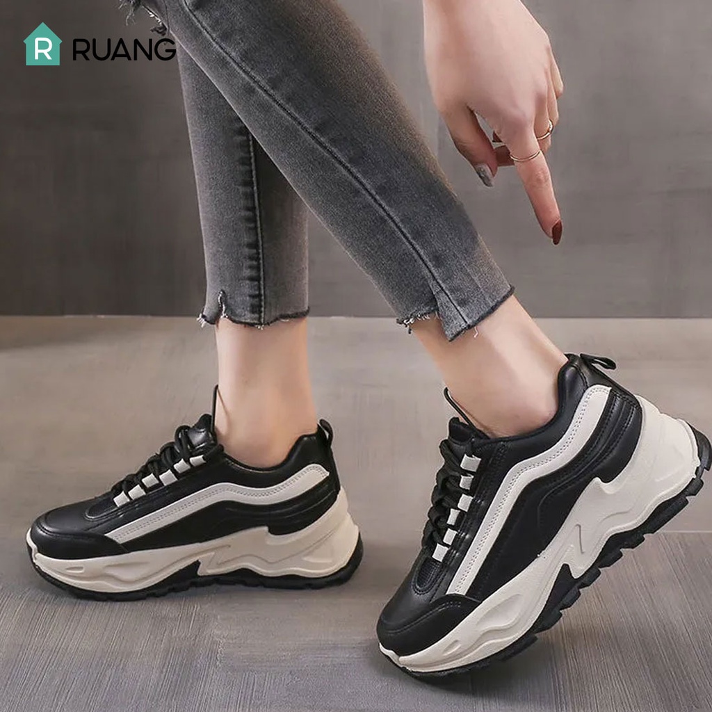 Sepatu Sneakers Wanita Casual Sport Shoes Black | sepatu wanita | sepatu sneakers wanita korea | sepatu korea wanita | sepatu casual