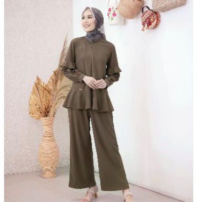 Dandelion Knit Top Wearing Klamby