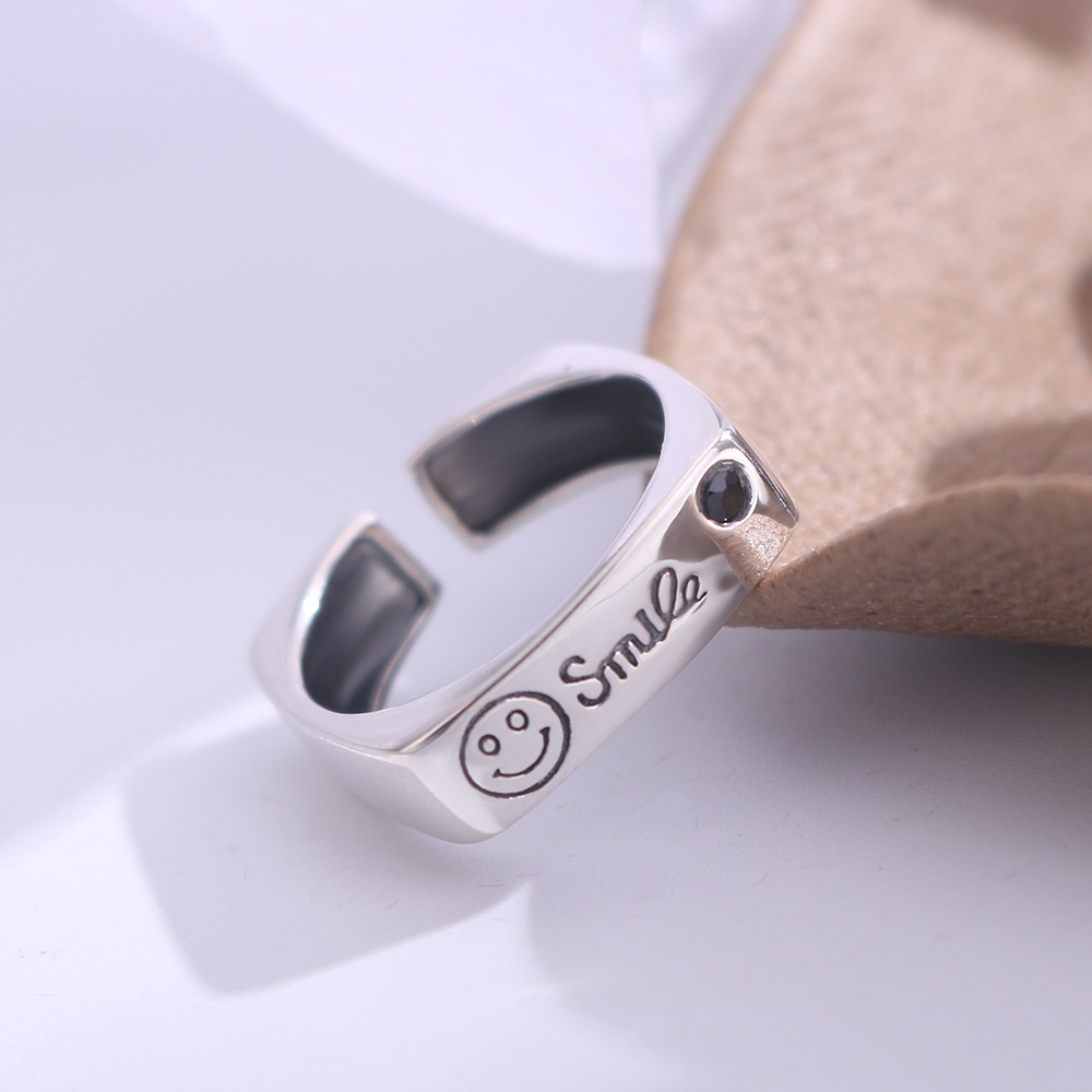 Cincin Bentuk Kotak Motif Smiley Face Gaya Retro Korea