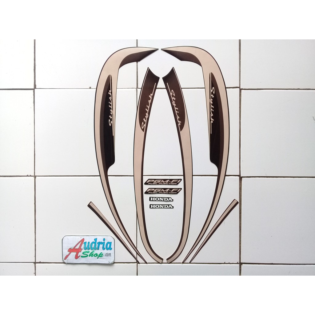 Sticker Striping Motor Honda Scoopy Stylish 2014 Hitam-Gold