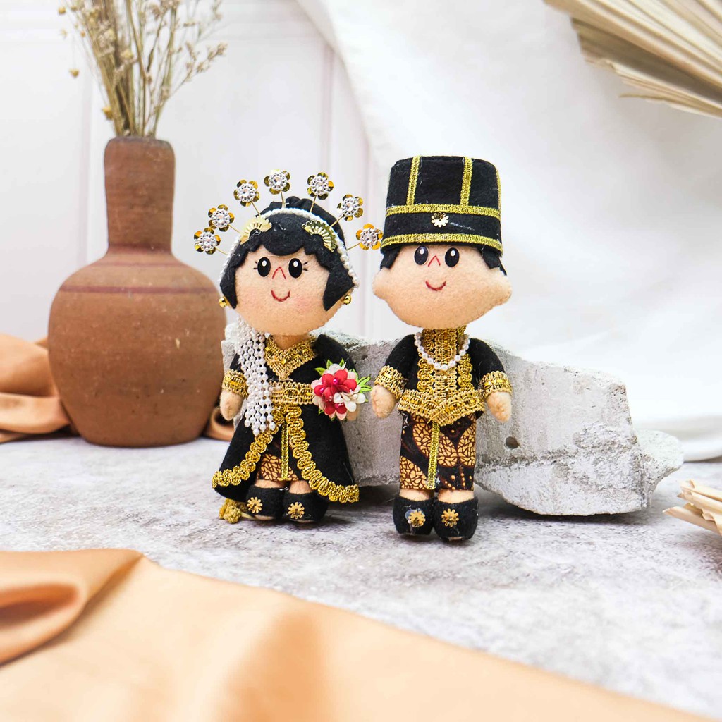 BONEKA  PENGANTIN ADAT | BONEKA FLANEL | AKSESORIS MAHAR