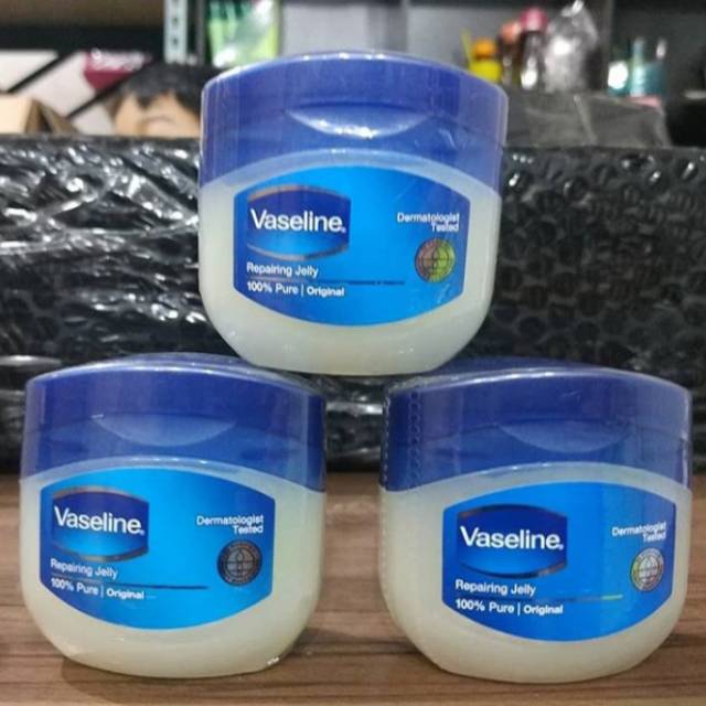 Vaseline petroleum jelly