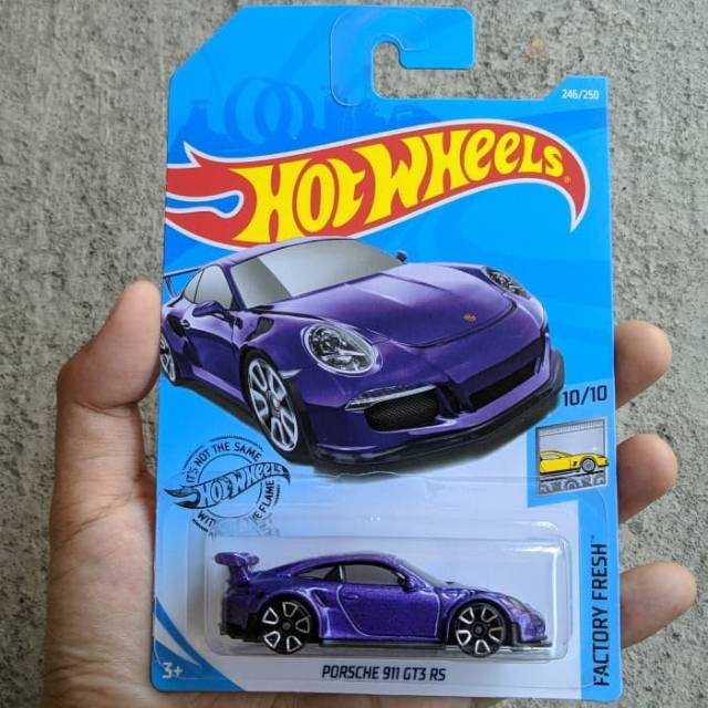 Hot Wheels Porsche 911 GT3 RS Ungu