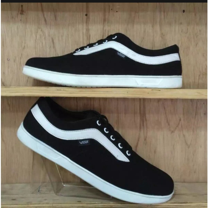 Sepatu sneaker pria wanita / Sepatu Pria Dan Wanita OS Cacing