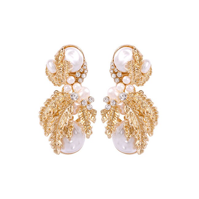 LRC Anting Fashion Gold Alloy Pearl Geometry Earrings F99574