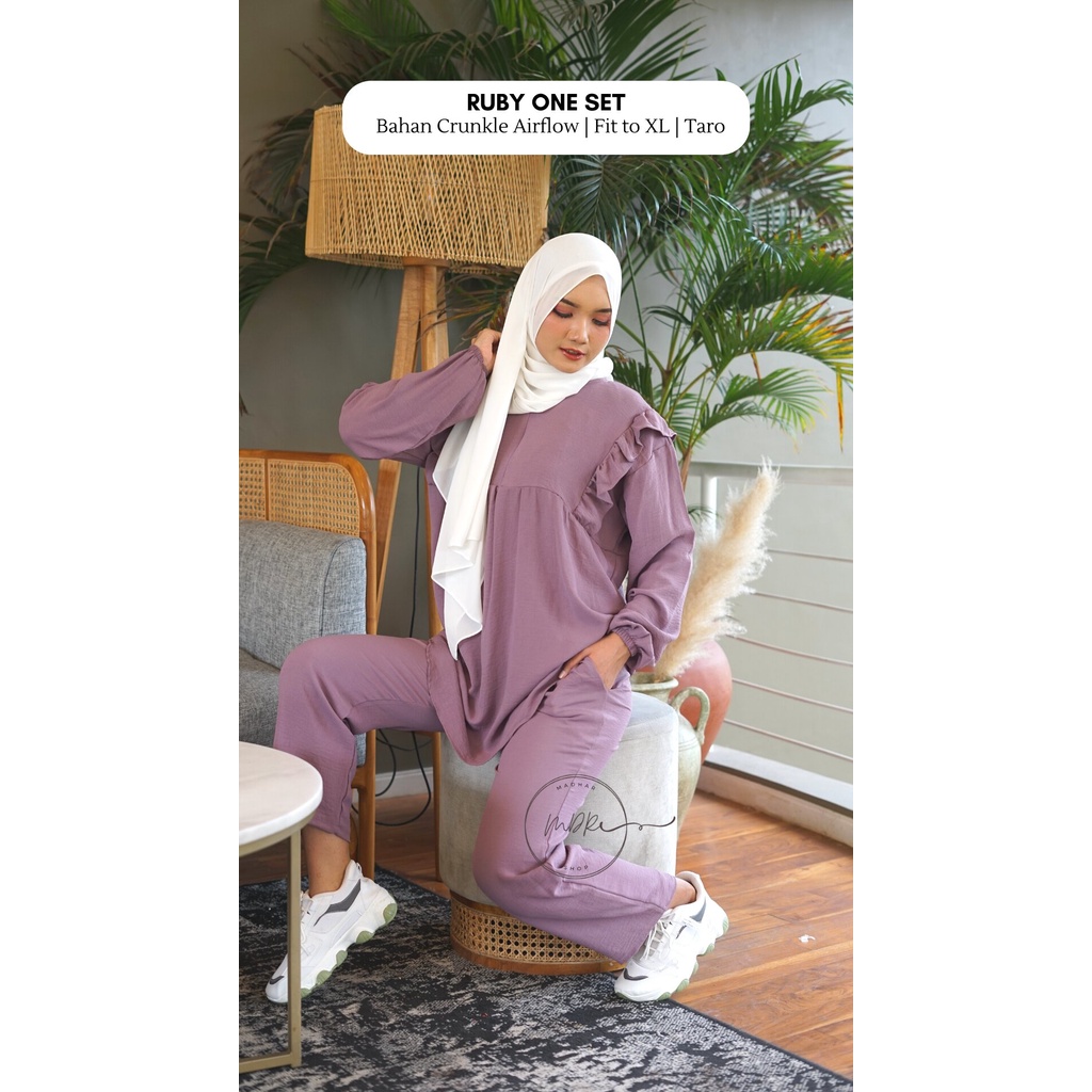 RUBY ONE SET - Setelan Blouse + Celana 2in1 Bahan Crinkle Airflow Premium Polos Size XL Ld 120 Oversize - Stelan Wanita Remaja Muslim Busui Jumbo Simple Kekinian Baju Outfit OOTD Fashion Muslim Cewek Viral - Setcel Atasan dan Bawahan Model Terbaru 2022