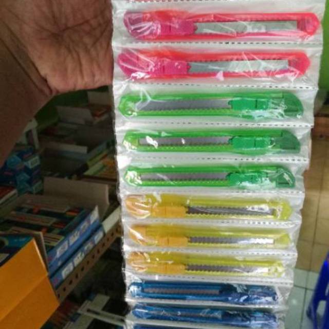 

Cutter Renteng kecil Murah (Acb Berkah Stationery)