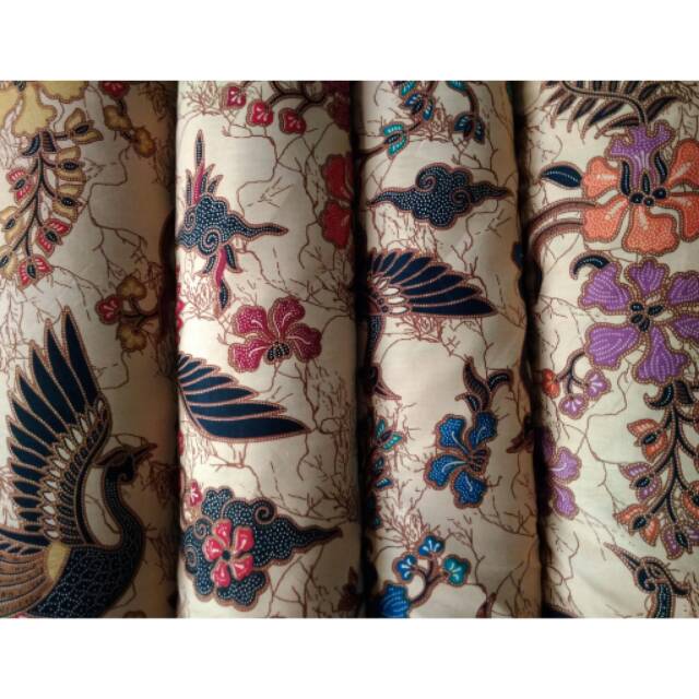Kain Motif Batik Burung Merak
