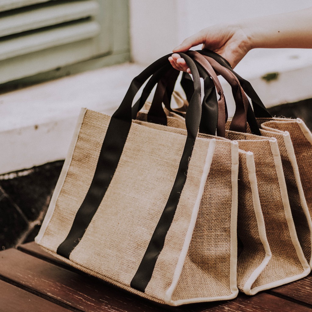 TAS GONI LAMINASI/DGONEE/LAMINATED JUTE BAG/TAS BURLAP LAMINASI