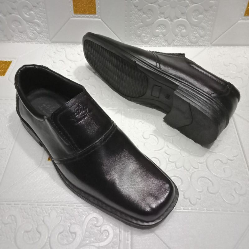 Pantofel Formal Pria/Sepatu Kerja Pria/Merek Apricot/Sepatu Kulit Asli