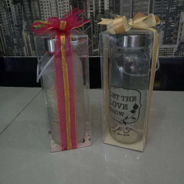 Souvenir Pernikahan Tempat Minum Tambler Kemas Mika Motif Bening/Doff