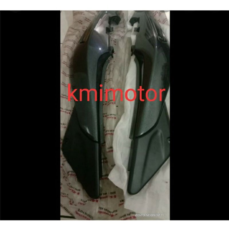 cover body belakang ninja rr old hitam