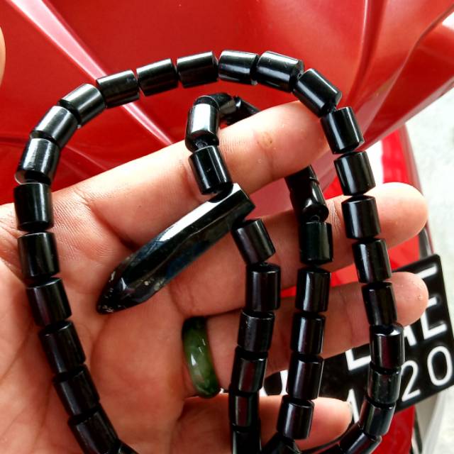 Kalung Black jade