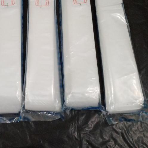 

Plastik PE uk 4 x 23 ( isi 5 bks.) plastik es Bambo, plastik sambel