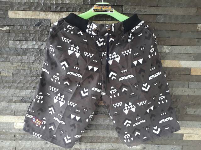 Celana pendek distro pria dewasa tuwill full motif/surfing distro premium