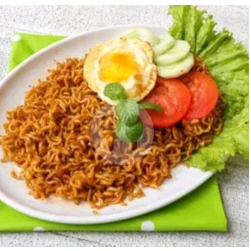 

indomie goreng telur dadar