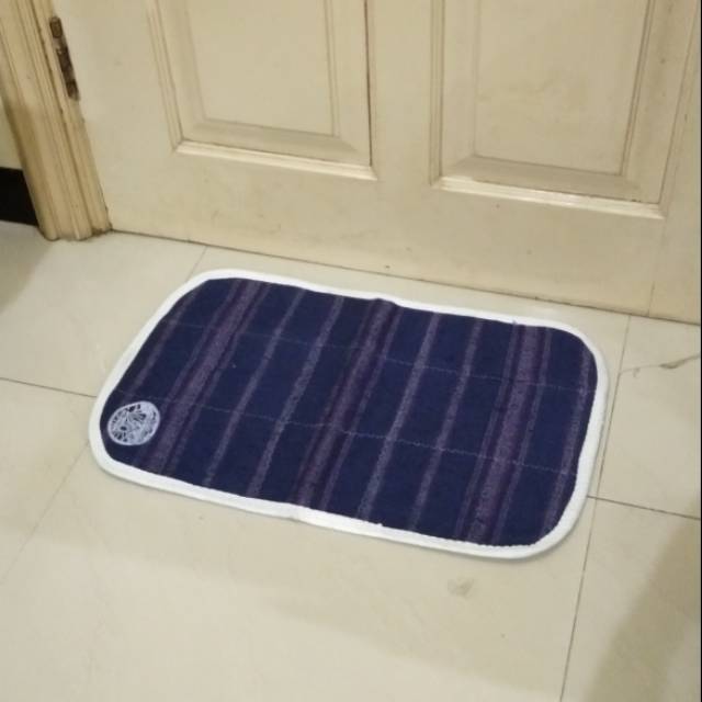 Keset bahan kain pel biru Gunung Sari kamar mandi serap air