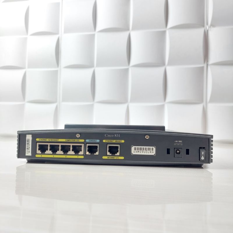 Cisco800 Series TipeCisco831 Ethernet Broadband Router